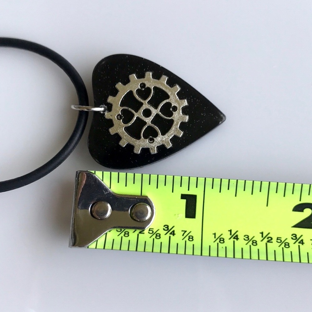 Black resin ouija board steam punk wheel necklace - Picture 11 of 12